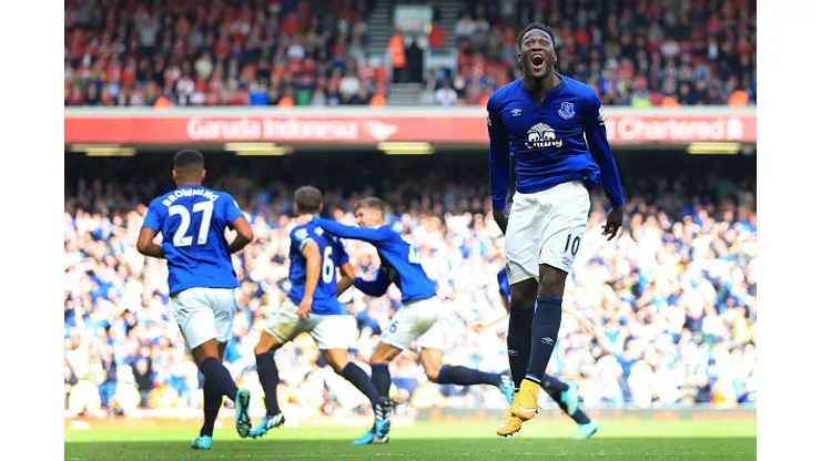 LIVERPOOL, ENGLAND – SEPTEMBER 27: Romelu Lukaku of Everton celebrates their late equaliser during the Barclays Premier League match between Liverpool and Everton at Anfield on September 27, 2014 in Liverpool, England. (Photo by Simon Stacpoole/Mark Leech Sports Photography/Getty Images)
