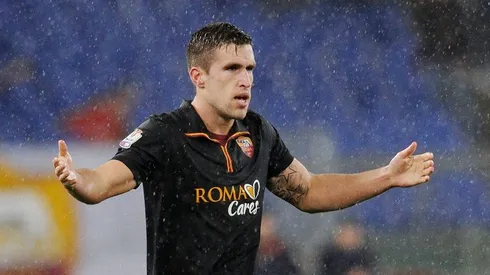 Kevin Strootman ruled out for rest of the season, dashing Manchester United's hopes of signing