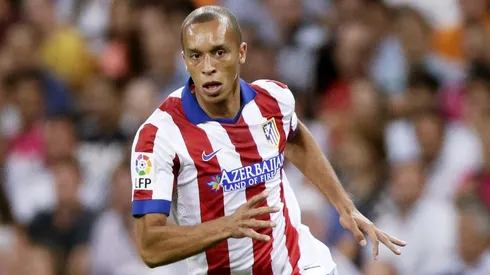 Atletico Madrid defender Miranda reluctant to discuss future plans
