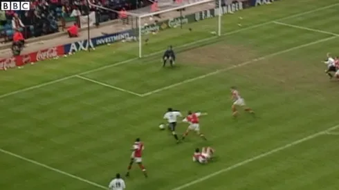 Arsenal wary of Manchester United threat says Wenger