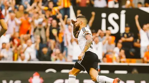 Valencia tell Nicolas Otamendi to hand in transfer request