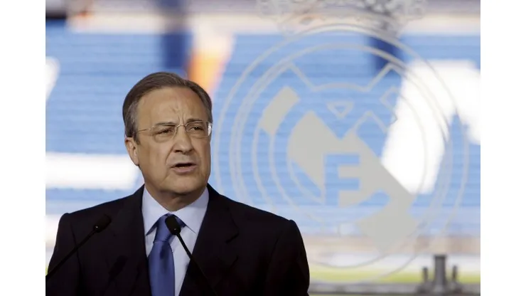 MD32. MADRID, 01/06/09.- Florentino Pérez, durante su toma de posesión como presidente del Real Madrid en un acto celebrado hoy en el palco de honor del Santiago Bernabéu, donde pidió la "unidad de los socios" y se comprometió a trabajar con su junta directiva para que el club "sea considerado el mejor del siglo XXI". […]