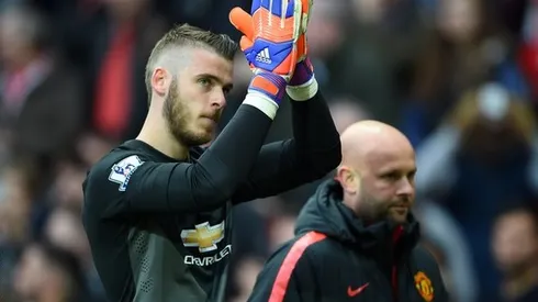 De Gea has not made a decision on his future, says Van Gaal