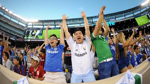 Chelsea fans thank Abramovich despite backlash to Russian money