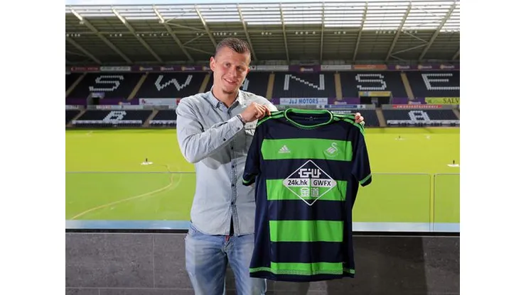 Swansea City sign St Etienne left back Franck Tabanou