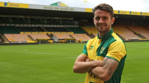Hull winger Robbie Brady joins Norwich in £7 million deal