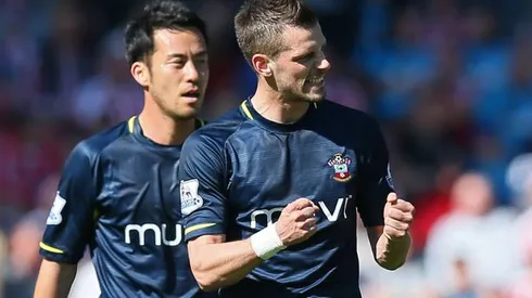 Morgan Schneiderlin completes £27 million move to Man United