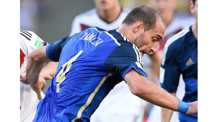 July 13, 2014; Rio de Janeiro, BRAZIL; Germany midfielder Andre Schurrle (9) and Argentina defender Pablo Zabaleta (4) fight for the ball in the championship match of the 2014 World Cup at Maracana Stadium. Mandatory Credit: Tim Groothuis/Witters Sport via USA TODAY Sports
