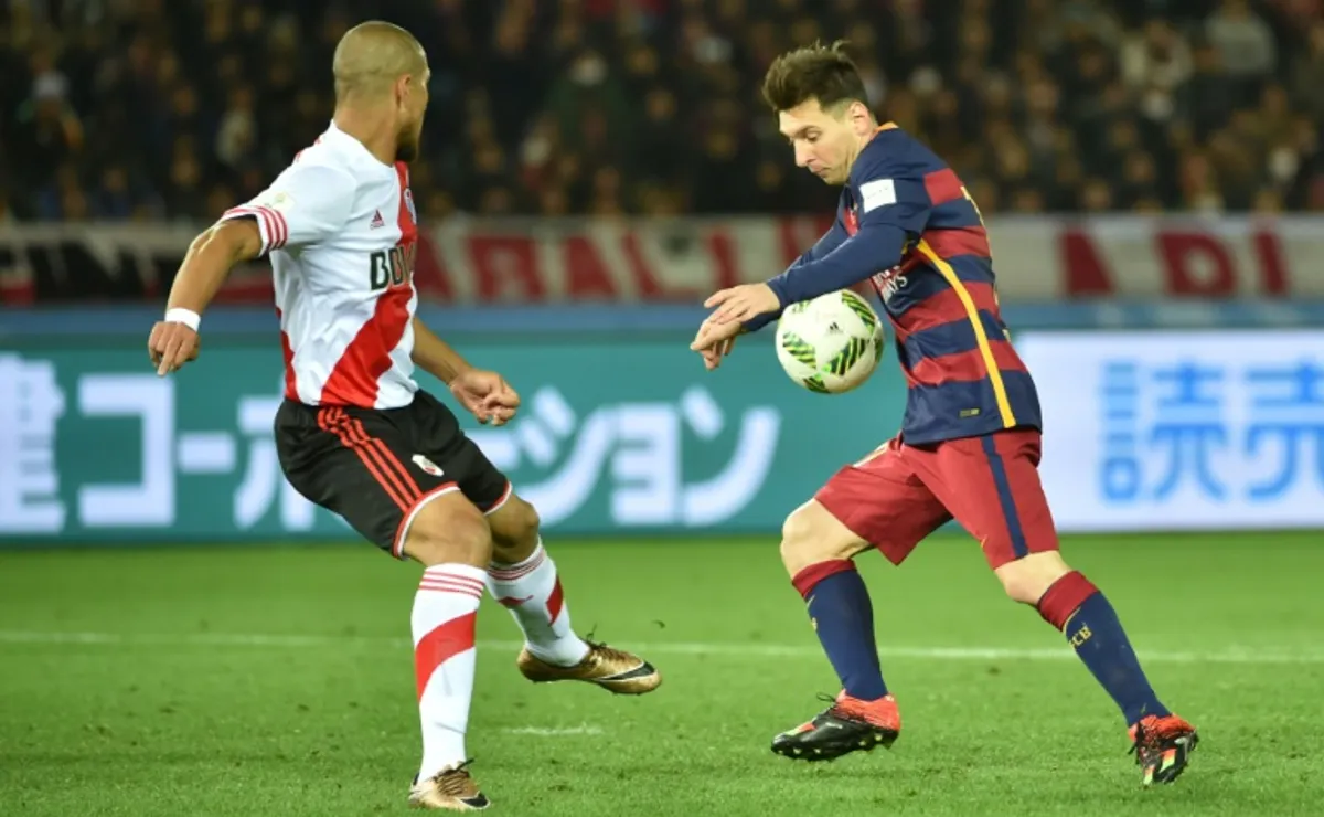 Messi responds with punch after River Plate fan spits on him - World ...