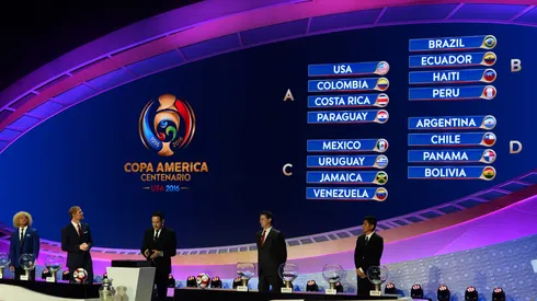 (L-R) Carlos Valderrama, Alexi Lalas, CONCACAF deputy general Jurgen Mainka, Mario Kempes and Jorge Campos look at the screen after the draw for the Copa America Centenario 2016 championship at the Hammerstein Ballroom in New York on February 21, 2016. The Copa America Centenario, a once-in-a-lifetime soccer summer event, which honors 100 years of the Copa America tournament, will take place in the US from June 3-26, 2016. / AFP / Mladen ANTONOV (Photo credit should read MLADEN ANTONOV/AFP/Getty Images)