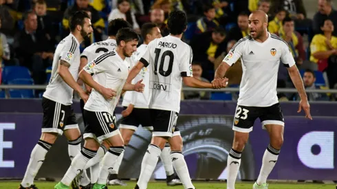 Under-fire Gary Neville faces daunting Barcelona in Copa del Rey semi