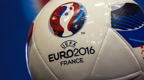 Ticketless fans expected to swarm France for Euro 2016, warn British police
