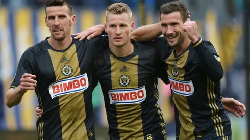 Union grab MLS East lead with stoppage-time win