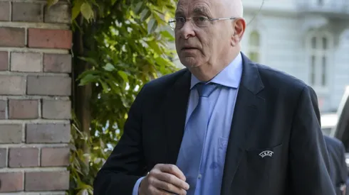 Van Praag to run for UEFA presidency