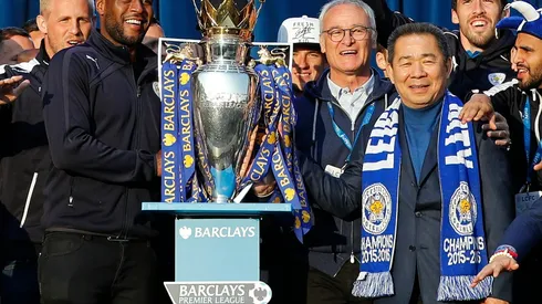 Thousands turn out as Leicester parade trophy