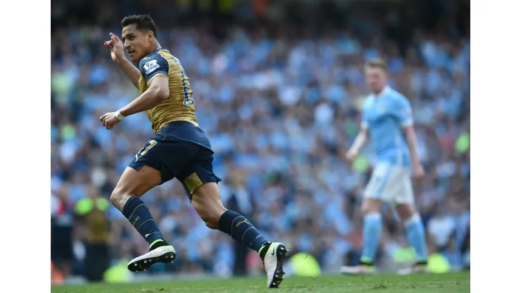 Sanchez upstages Pellegrini to hit Manchester City's top-four bid