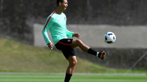 Ronaldo used to burden of expectation, says Portugal coach Santos