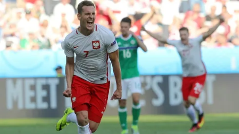 Bergkamp to the rescue for misfiring Poland striker Milik?