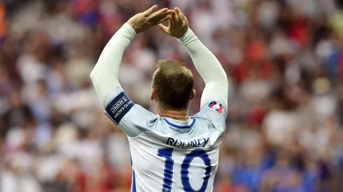 Players did not lose faith in Hodgson at Euro 2016, says Rooney