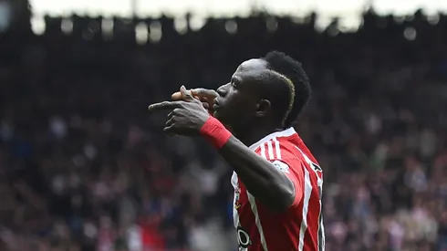 Liverpool sign Saints striker Mane for reported £30 million