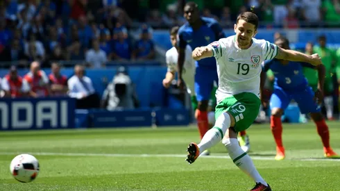 Ireland lead France 1-0 at half-time in Euro 2016