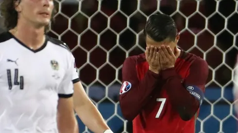 Ronaldo throws reporter's mic in lake ahead of Euro 2016 crunch match