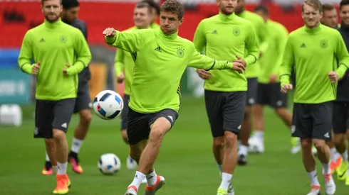 Germany eye last 16, Spain target easier path at Euro 2016