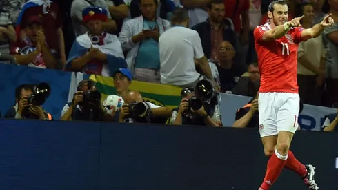 Bale inspires as brilliant Wales into last 16