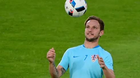 Croatia's Modric, Rakitic offer Spain mirror image