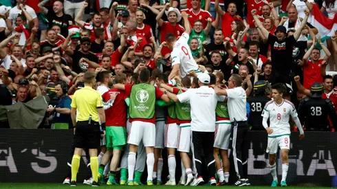 Hungary orchestra leaves opera to watch Euro 2016 game on TV