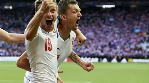 Subs rescue Czechs in flare-hit draw with Croatia