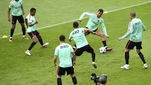 Euro 2016 minnows Iceland out to shock Ronaldo's Portugal