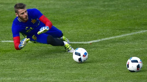 Sex-scandal probe adds to Spain's goalkeeper agony