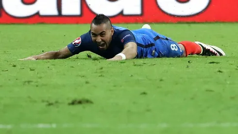 Payet stunner rescues France in Euro 2016 opener