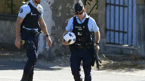 Strike-hit France vows smooth Euro 2016