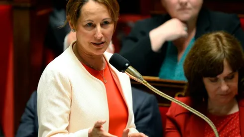 French govt implores end to pre-Euros strike 'mess'