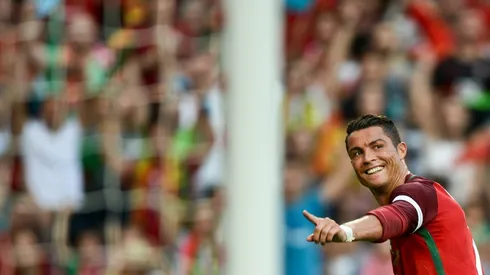 Ronaldo on target in seven-goal Portugal romp
