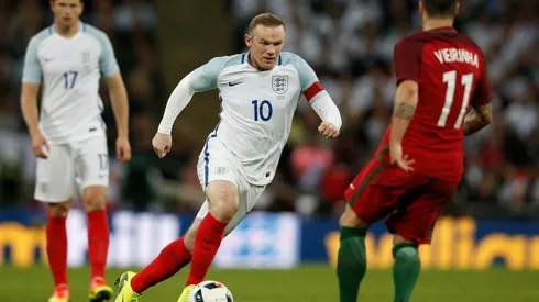 Hodgson defends England's toiling trio after Portugal warm-up