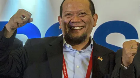 Scandal-hit Indonesian chief deported from Singapore