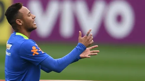 Brazil coach hails 'huge-hearted' captain Neymar