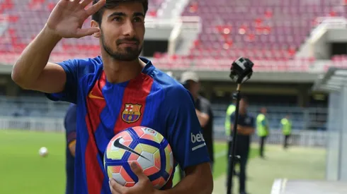 Barcelona unveil new signing Andre Gomes