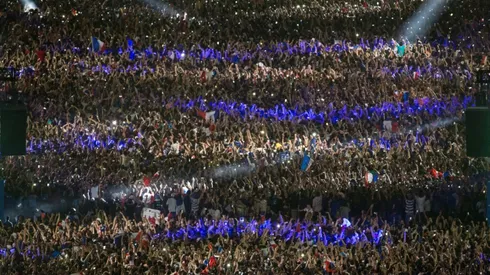 Hollande says France healing around Euro 2016 final