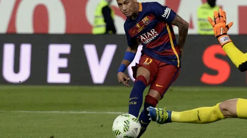 Barcelona tie Neymar down with 250 mn euro buyout clause