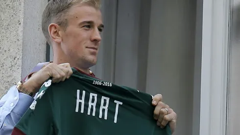 Ecstatic Torino fans welcome England 'keeper Hart