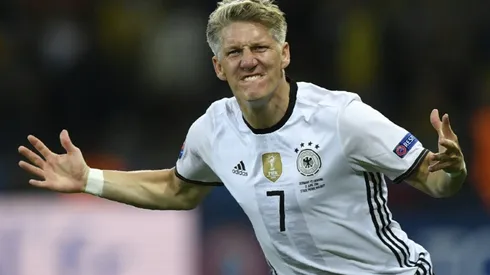 Germany swansong Schweini clings to Utd dream
