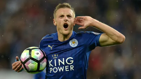 Vardy helps champs Leicester clinch first win