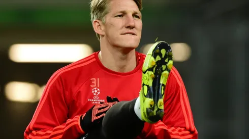 Mourinho gives Schweinsteiger Man Utd warning