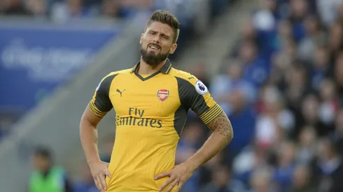 Under-fire Wenger boosted by return of key duo