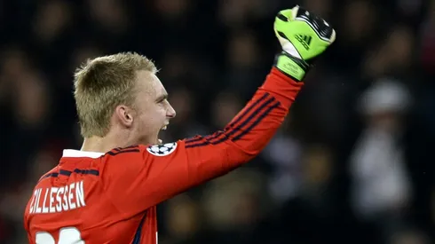 Barcelona complete signing of Jasper Cillessen