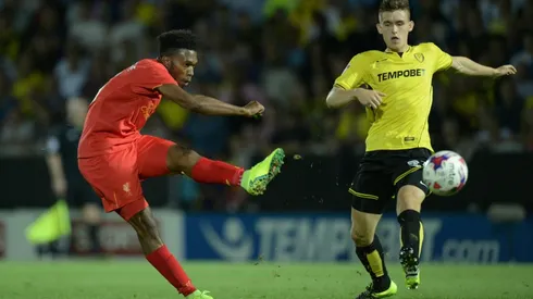 Liverpool cruise, Chelsea squeeze in League Cup